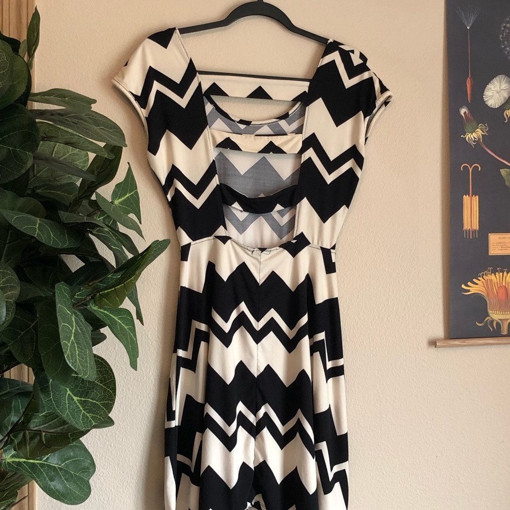 Dress - Picture 4 of 5